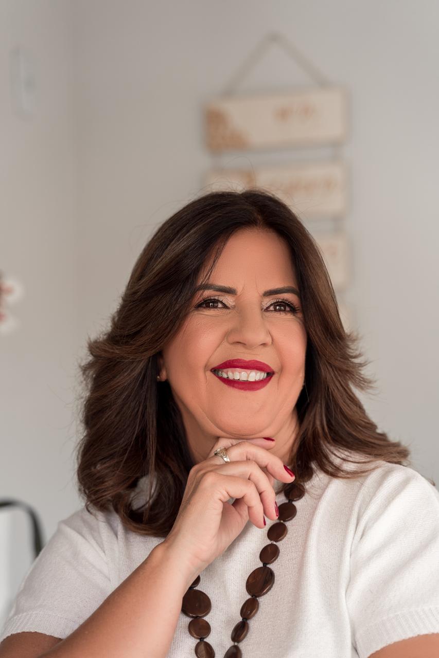 Solange Martins, psicanalista e terapeuta sistêmica em Pará de Minas